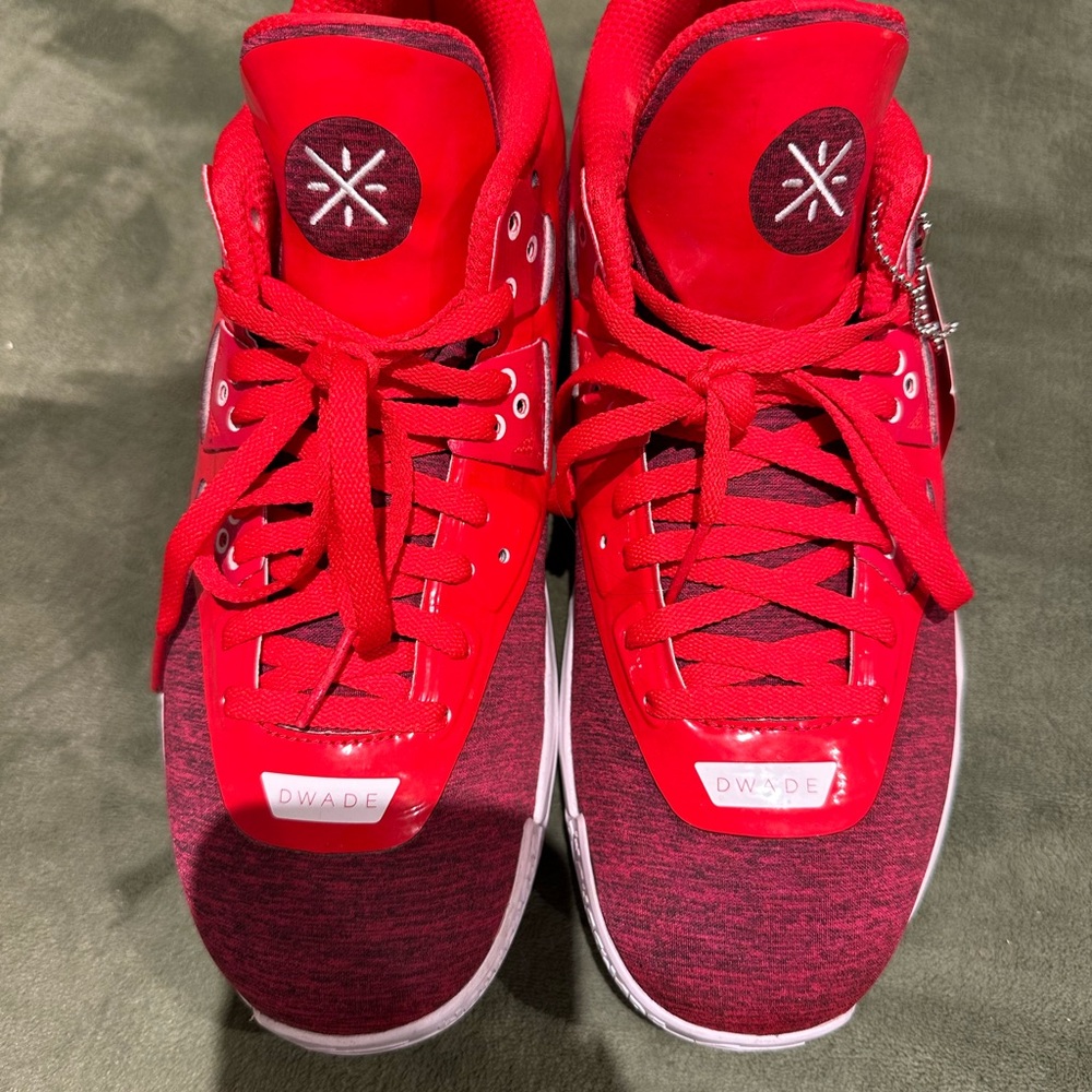 Li-Ning Dwayne Wade Basketball Sneaker. Sz 11